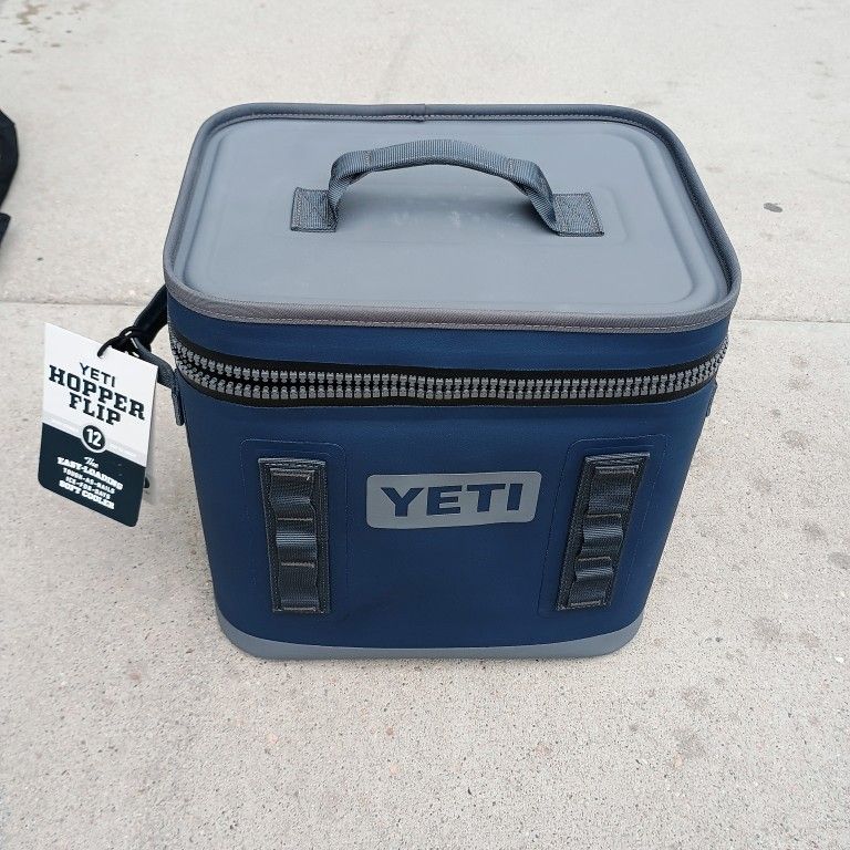 YETI HOPPER FLIP 18 NAVY NEW