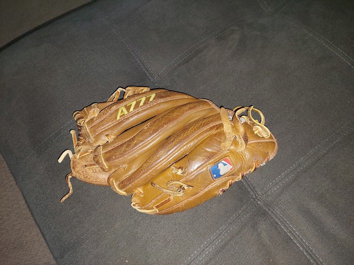 Wilson A777 Baseball Glove