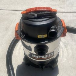 RIDGID 37.5L (10 gal.) 6.0 Peak HP Stainless Steel Wet Dry Vacuum 120 V
