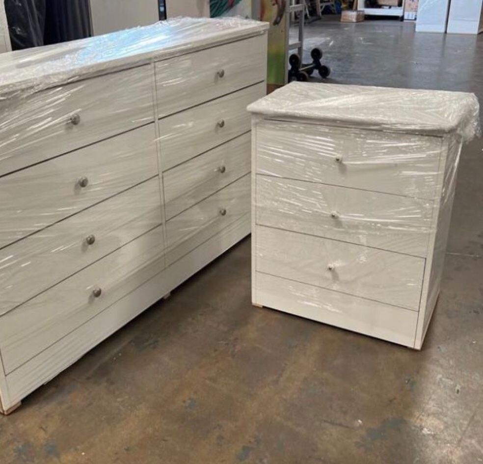 Eight Drawers Dresser And Nightstand 