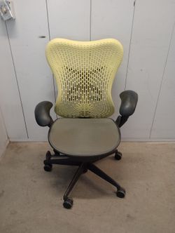 Herman miller mirra ergonomic task chair damage on backrest
