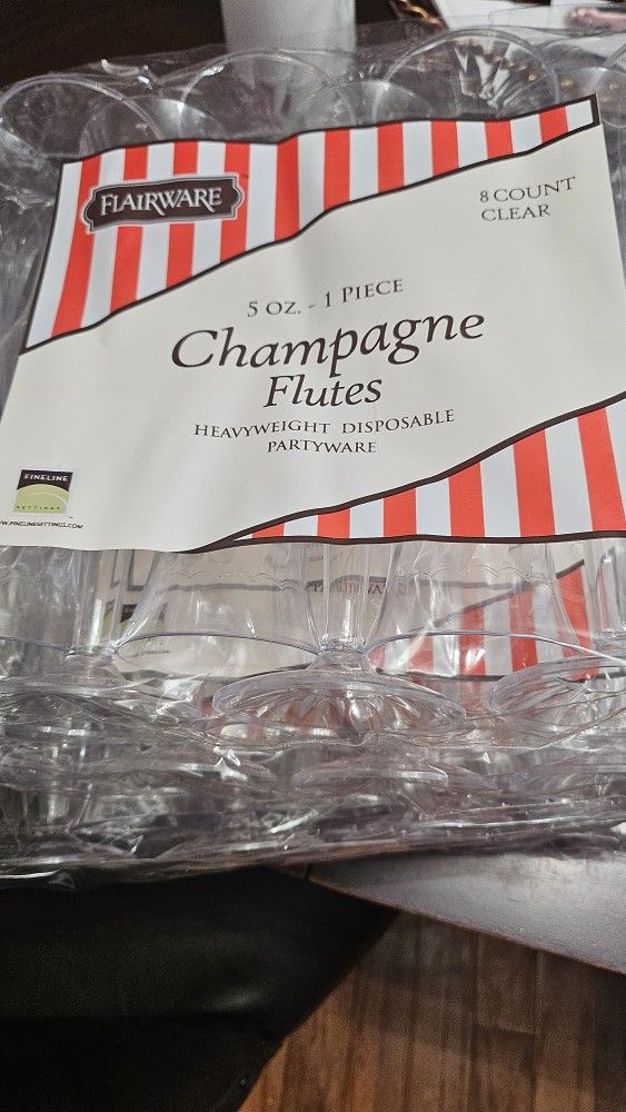 CHAMPAGNE FLUTES (40)