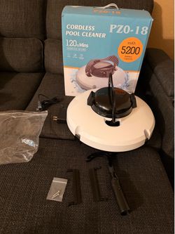 Automatic pool vacuum, fully automatic cordless robot cleaner, wall-climbing underwater cleaner for in-ground pools, white.