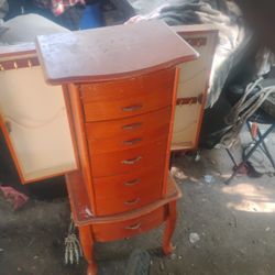 Jewelry Box Needs A Little Glue