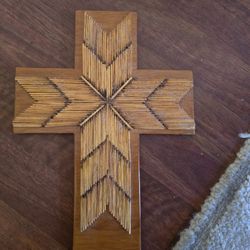 VINTAGE HANDMADE WOODEN CROSS