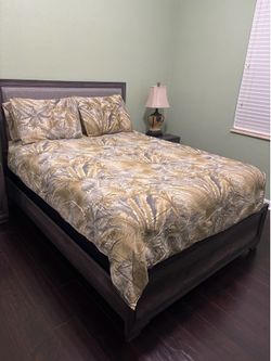 GORGEOUS QUEEN BEDROOM SET NEW/ WAS $2500/ NOW ASKING $995