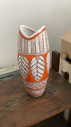 Gorgeous ceramic vase