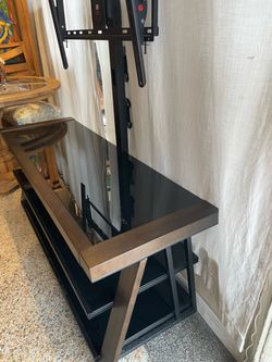 56”W TV Stand Mount w/ 3 Shelfs 🚚 extra Mueble madera para televisor tres niveles y vidrio templado