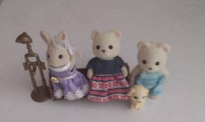 Calico Critters Assorted Family Figurines 