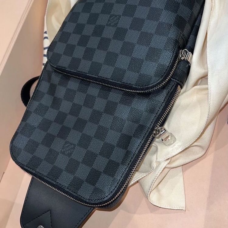 Louis Vuitton Shopping Bag for Sale in Carson, CA - OfferUp