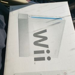 Wii console
Wii controller  cover
Nunchuck 
Av -Power cord 
Sencor bar Box Manual