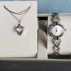 💖 Authentic Women's Bulova Watch & Swarovski Necklace Set 💖
