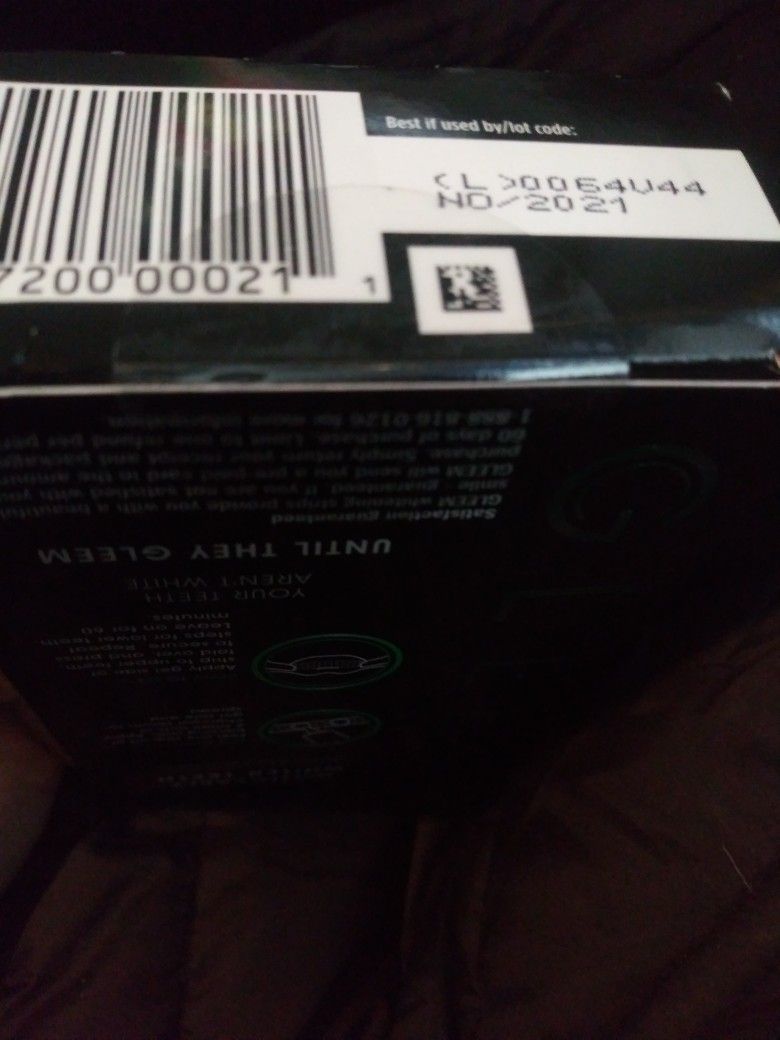 NWT Gleem Whitening Strips With Charcoal Serum Kit