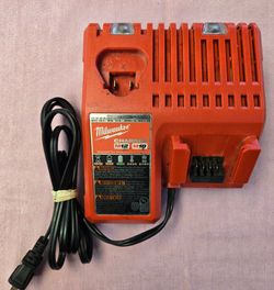 Milwaukee M12 & M18 Battery Charger (Charger Only)