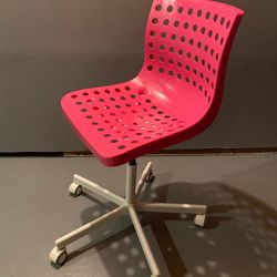 IKEA SPORREN SKALBERG SWIVEL DESK CHAIR IN PINK COLOR