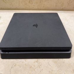 PS4 w/games And Controllers