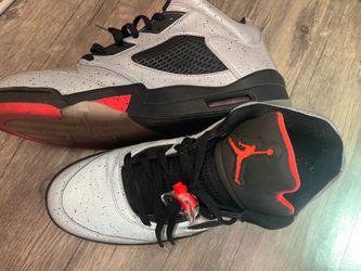 Used 100.00 size 13