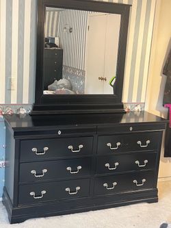 Bedroom set