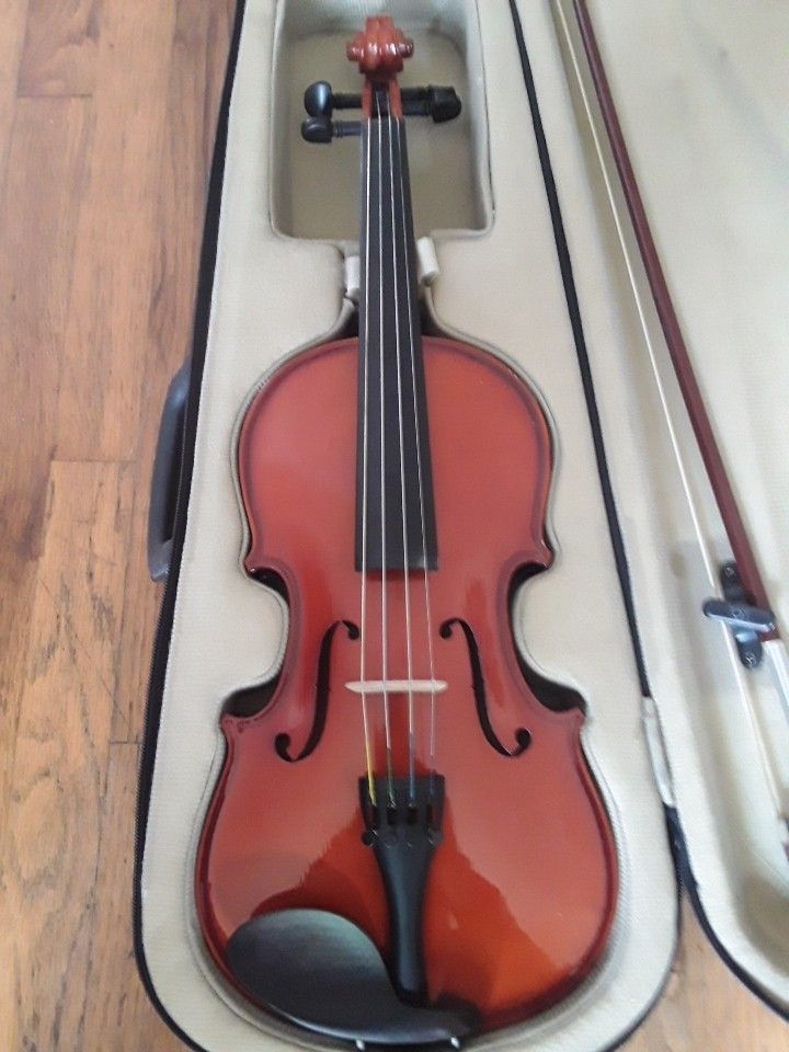 3/4 Size Violin With Case And Bow And Rosin