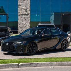 2021 Lexus IS
