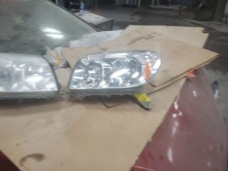 2005 Toyota 4runner headlights