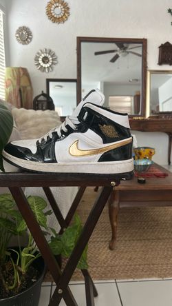 Jordan 1 blk/gold