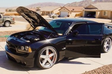 Sell my. 2006 Dodge Charger SRT-8 FWDWheelss