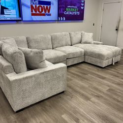 Gray Sectional Couch With Storage Chaise Delivery Available 🚚