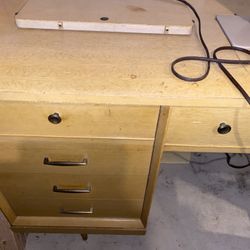 Antique Singer Sewing machine cabinet (no sewing machine)