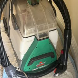 Carpet Cleaner & 3 Vacuums 