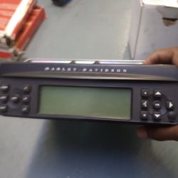 
New Harley Davidson Harman Kardon Radio Stereo CD 76160-06 Touring 
