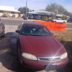 96 monte Carlos $1400 obo