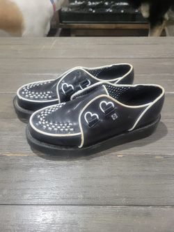 TUK Cheeper Shoes Women's Size 6