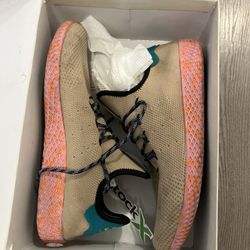 Adidas HU Pharrell Williams tan 