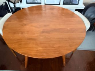 Round Wood Table w/3 Chairs