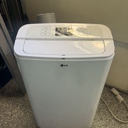 LG  Air conditioner with remote