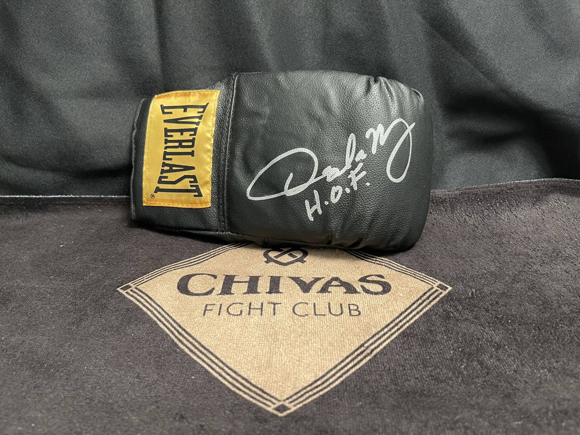 Oscar De La Hoya autographed Boxing glove