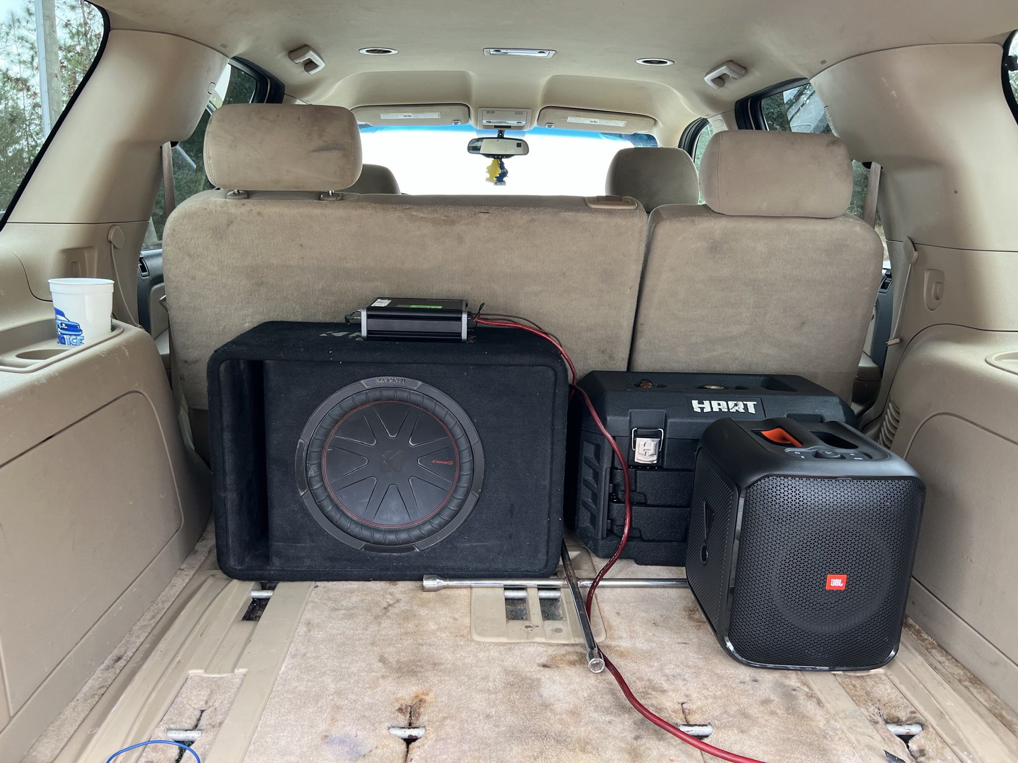 12inch Kicker Comp R Subwoofer With 400w Amp