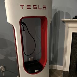 Tesla supercharger Panels