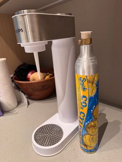 Philips Carbonator with CO2 refill