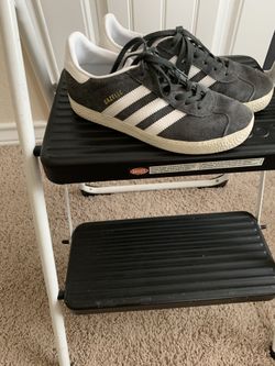 Adidas in kids size 3