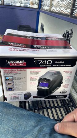 Welding helmet