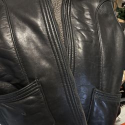 Pre-owned Women leather jacket size Xl regular  Pick up ⬆️ in Powder Springs Ga  30127  Asking price is $150.00