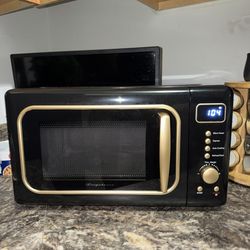 Frigidaire retro gold and black microwave