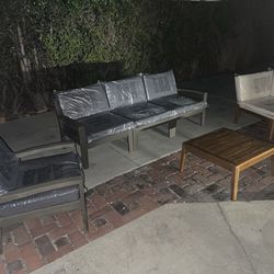 Sharnuls patio set