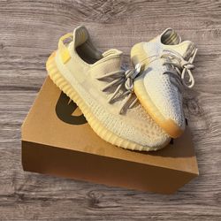 Yeezy Boost 350 V2 “light” Size 11