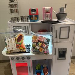 Melissa & Doug Wooden Chef’s Pretend Play Toy Kitchen