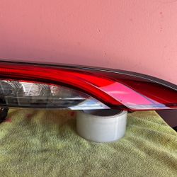 2024 2025 TOYOTA CROWN SIGNIA RIGHT SIDE TAIL LIGHT LED OEM