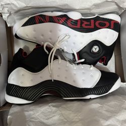 Nike Men's Air Jordan Jumpman Team 2 Chicago Home Shoes - White / Black / Red