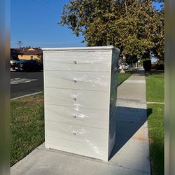 Five drawers dresser / 5 drawers dresser / Cajonera 5 gavetas / Comoda 5 cajones